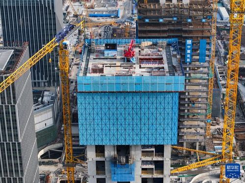 江苏南京 空中造楼机 助力智能绿色施工